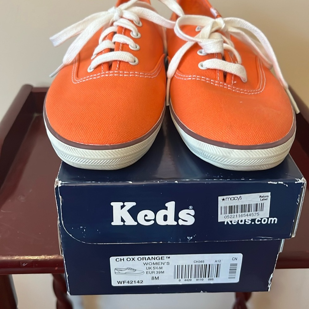 Keds womens orange coral sneakers size 8 with original box